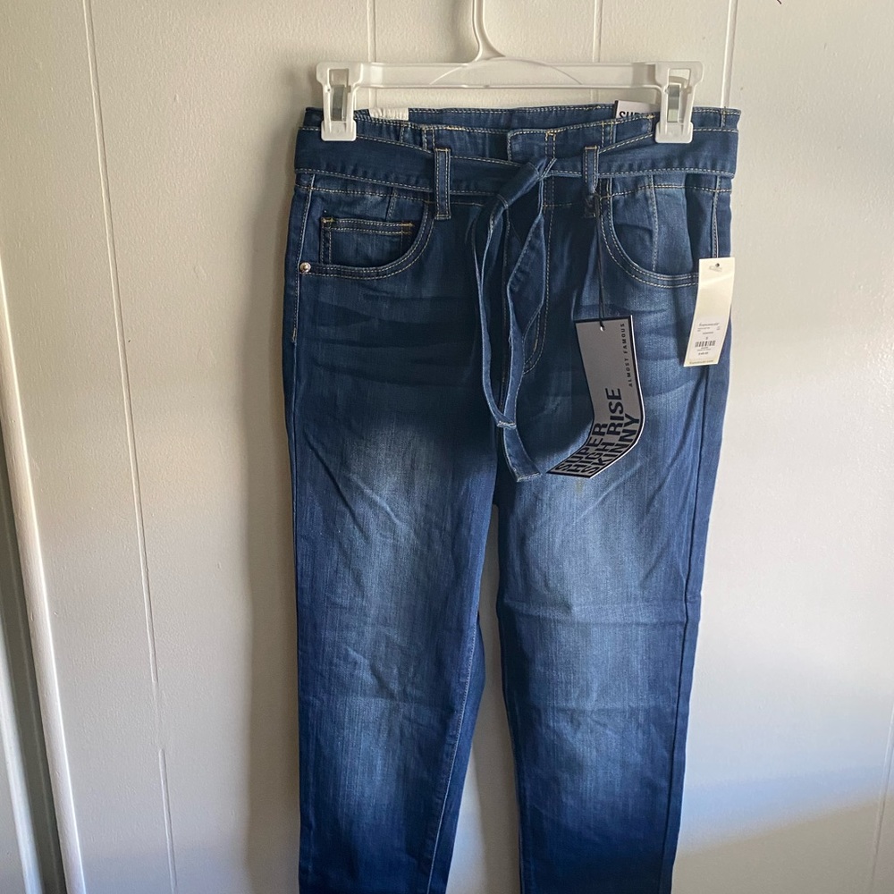 NWT super high rise, skinny jeans with removable belt for juniors